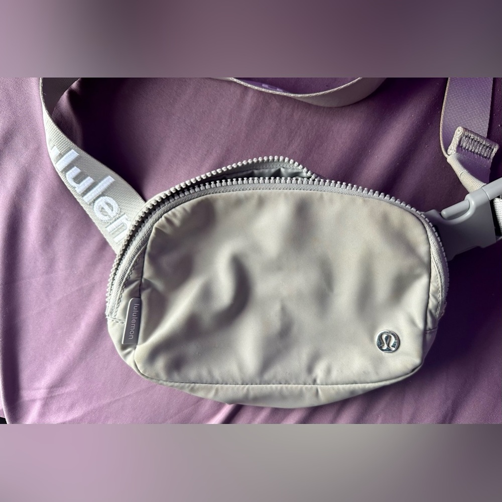 Lululemon Everywhere Belt Bag 1L